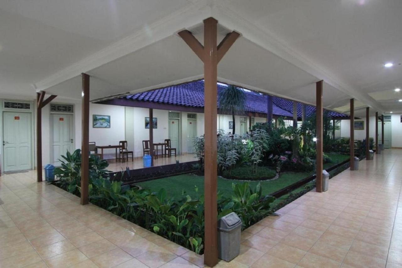 Hotel Besar Purwokerto Luaran gambar