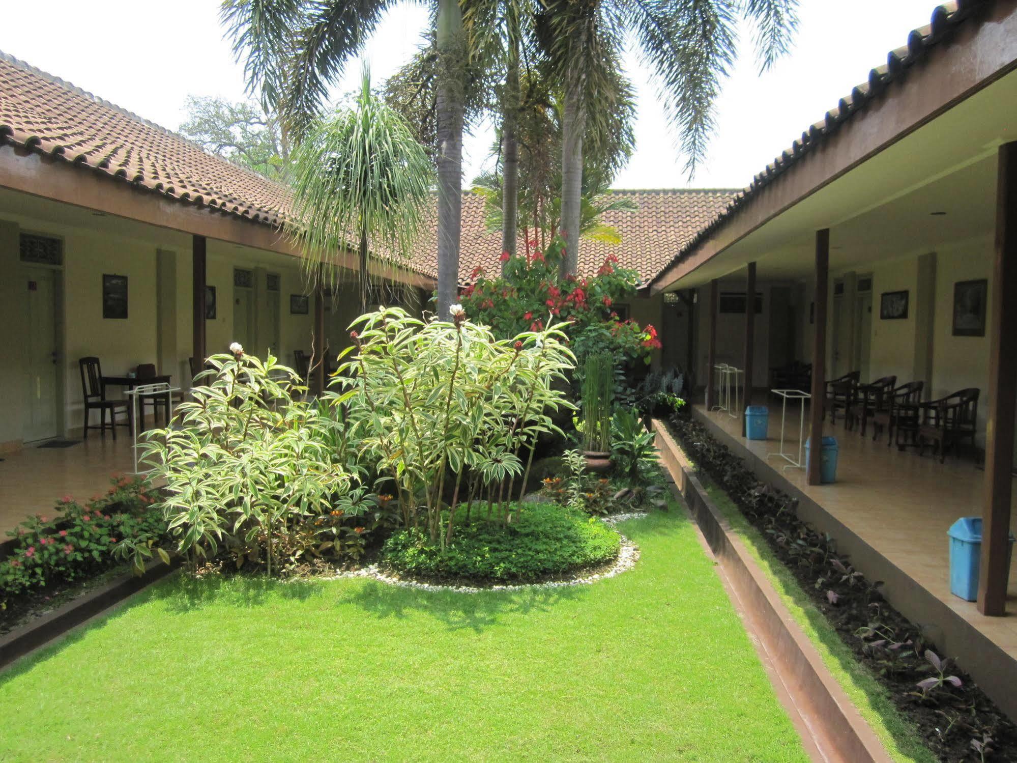 Hotel Besar Purwokerto Luaran gambar
